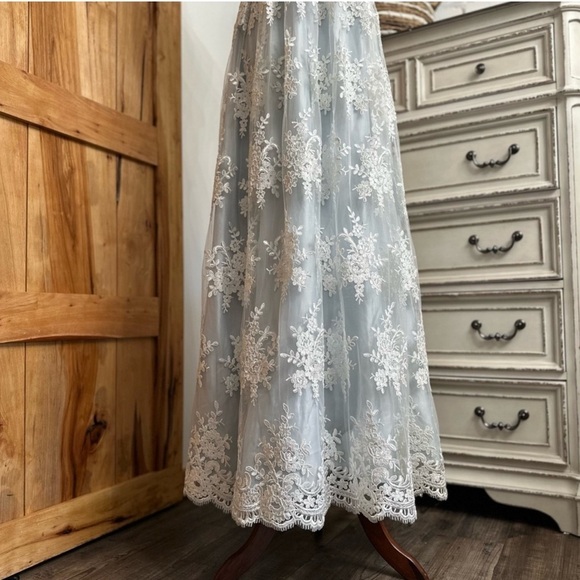 TLC Say Yes to the Prom! Lace Overlay Dress floral Satin blue Size S Pre-loved - Picture 6 of 16